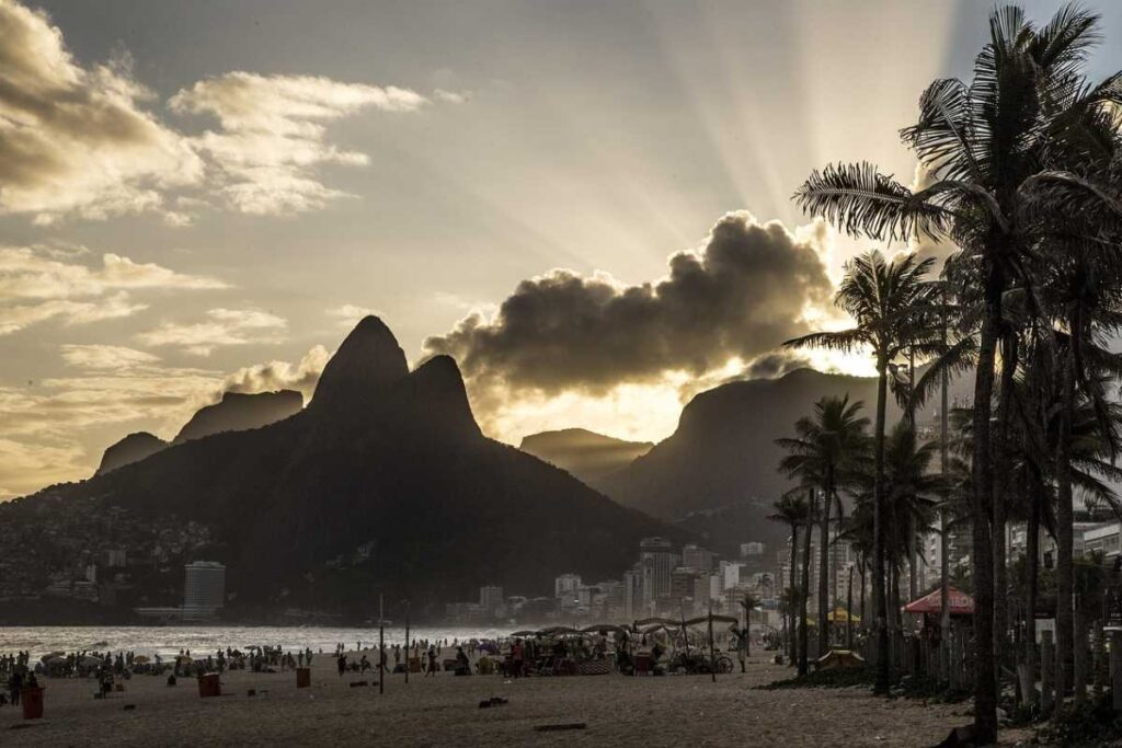 Como planejar viagens baratas e aproveitar mais gastando menos